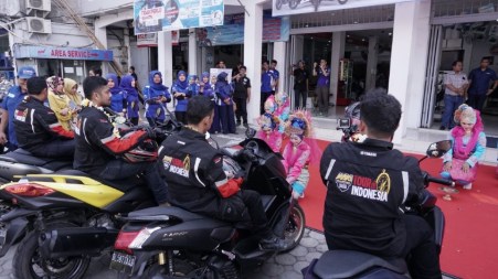 MAXI Yamaha Tour de Indonesia disambut tarian daerah Ranup Lampuan di dealer Alfa Scorpii Jambotape (2)